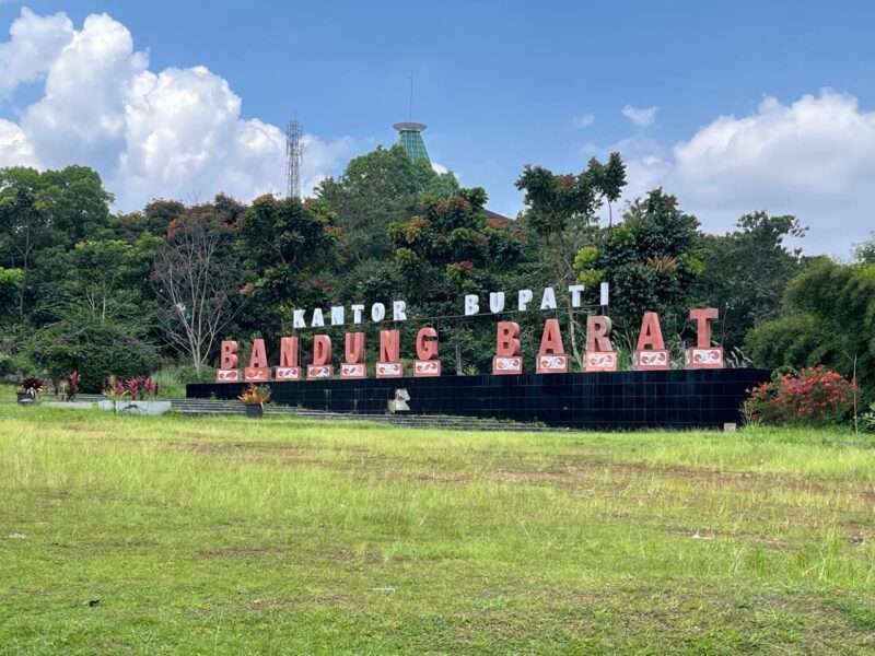 Kompleks perkantoran Pemda Bandung Barat (foto: Abdul Kholilulloh)