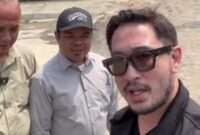 Momen Bupati Bandung Barat, Jeje Ritchie Ismail,
didampingi Pelaksana Tugas (Plt) Kepala Dinas PUTR KBB, Aan Sopian Gentiana tinjau infrastruktur di beberapa titik lokasi krusial yang dibagikan di laman Instagram @ritchieismail, pada Rabu 22 April 2026.