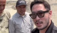 Momen Bupati Bandung Barat, Jeje Ritchie Ismail,
didampingi Pelaksana Tugas (Plt) Kepala Dinas PUTR KBB, Aan Sopian Gentiana tinjau infrastruktur di beberapa titik lokasi krusial yang dibagikan di laman Instagram @ritchieismail, pada Rabu 22 April 2026.