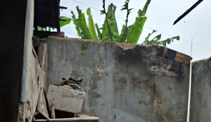 Rumah Warga di Batujajar Bandung Barat Ambruk, Butuh Bantuan Pemerintah