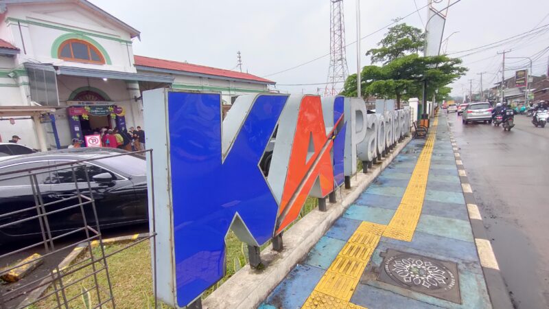Stasiun Padalarang, Bandung Barat (foto: Abdul Kholilulloh)