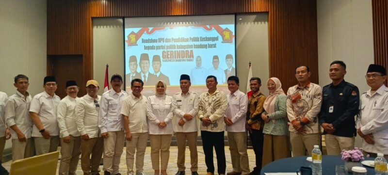 Wakil Bupati Asep Ismail dan Ketua DPC Partai Gerindra KBB, Pipih Supriyadi beserta jajaran terima kunjungan roadshow KPU dan Kesbangpol KBB dalam rangka sosialisasi awal verifikasi partai politik menuju Pemilu 2029 (foto: istimewa)