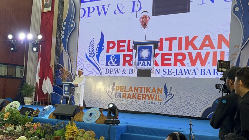 Gubernur Jawa Barat Dedi Mulyadi menghadiri pelantikan DPW dan DPD Partai PAN se Jawa Barat (foto: Abdul Kholilulloh / dok. Sekitarkita.id)
