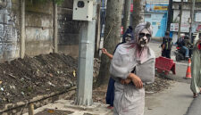 Ilustrasi pocong jadi jadian (foto: Abdul Kholilulloh)