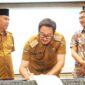 Pemerintah Kabupaten (Pemkab) Bandung Barat resmi menjalin kerja sama dengan PT Belaputera Intiland untuk pembangunan Gedung Dinas Pemadam Kebakaran dan Penyelamatan sektor Padalarang pada tahun 2026 (foto: Prokompim KBB/Sukma)