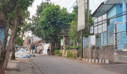 Belatung Ikut Ngantor, Sampah Jadi Pegawai Teladan di Ngamprah Bandung Barat