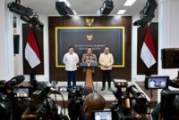 Menteri Sekretaris Negara (Mensesneg) Prasetyo Hadi saat konferensi pers, foto: Press Release Badan Komunikasi Pemerintah (Bakom) RI