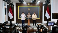 Menteri Sekretaris Negara (Mensesneg) Prasetyo Hadi saat konferensi pers, foto: Press Release Badan Komunikasi Pemerintah (Bakom) RI