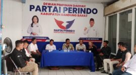 KPU KBB dan Kesbangpol lawasan ke kantor DPD Partai Perindo KBB sosialisasi penambahan enam dapil (foto: Abdul Kholilulloh)