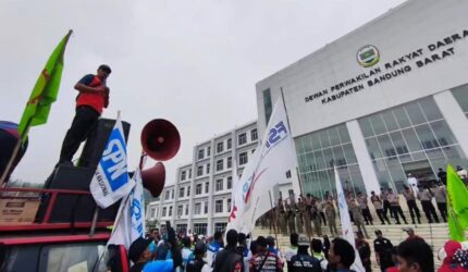 Aksi Buruh di DPRD KBB: Pengawasan Ketenagakerjaan Dinilai Amburadul