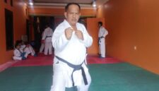 Ketua FORKI KBB, Asep Dedi Setiawan saat berlatih di gedung Batujajar (foto: Forki KBB)