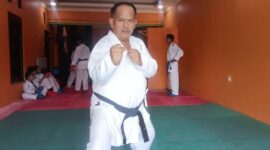 Ketua FORKI KBB, Asep Dedi Setiawan saat berlatih di gedung Batujajar (foto: Forki KBB)