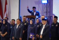 Ketua Dewan Pimpinan Daerah (DPD) Partai NasDem Kabupaten Bandung Barat (KBB), Bintang Pamungkas dan jajaran pengurus DPD NasDem KBB resmi dilantik