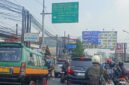 Kemacetan kerap terjadi di pertigaan Cimareme, Kecamatan Ngamprah Kabupaten Bandung Barat (foto: Abdul Kholilulloh)