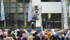 Wakil Wali Kota Cimahi, Adhitia Yudisthira, saat memimpin Upacara Hari Keluarga Nasional (Harganas) ke-33 Tahun 2026 di Kompleks Pemerintah Kota (Pemkot) Cimahi, Senin (29/6/2026). Foto: Prokompin Pemkot Cimahi 