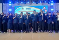 Anggota DPR RI Rajiv bersama Ketua DPW NasDem Jabar swafoto usai pelantikan pengurus DPD Partai NasDem Kabupaten Bandung Barat dan DPC NasDem se-Kabupaten Bandung Barat periode 2026–2029