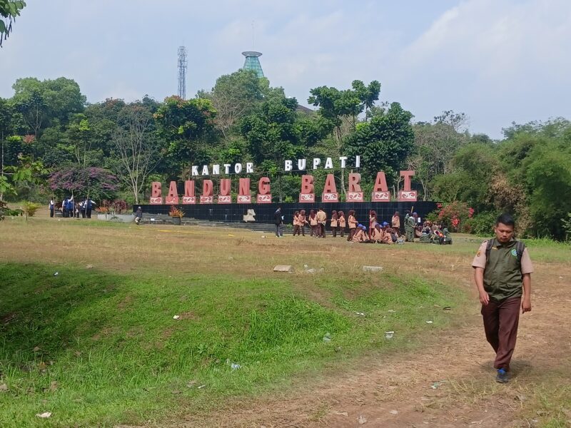 Kompleks Perkantoran Pemkab Bandung Barat, Desa Mekarsari, Kecamatan Ngamprah (foto: Abdul Kholilulloh)