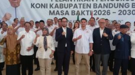 Komite Olahraga Nasional Indonesia (KONI) Jawa Barat resmi melantik jajaran pengurus KONI Kabupaten Bandung Barat (KBB) masa bakti 2026-2030 (foto: Abdul Kholilulloh)
