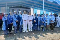 Bupati Bandung Barat, Jeje Ritchie Ismail didampingi Wakil Bupati Bandung Barat Asep Ismail foto bareng bersama jajaran OPD (foto: Abdul Kholilulloh)