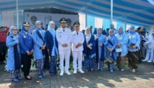 Bupati Bandung Barat, Jeje Ritchie Ismail didampingi Wakil Bupati Bandung Barat Asep Ismail foto bareng bersama jajaran OPD (foto: Abdul Kholilulloh)