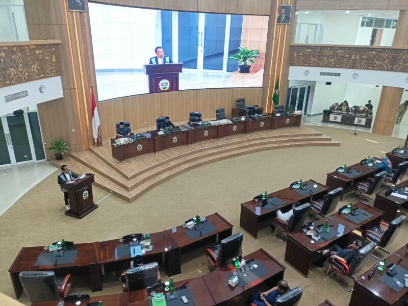 Pembacaan Nota Pengantar Laporan Pertanggungjawaban Pelaksanaan APBD (LPPA) Tahun Anggaran 2025 dalam Rapat Paripurna DPRD KBB, Senin (29/6/2026). Foto: Abdul Kholilulloh 