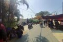 Warga protes PHK sepihak hingga dirikan tenda di PT Royal Sejahtera Abadi di Kampung Cibacang RW 04 RT 01, Desa Cipeundeuy, Kecamatan Padalarang, Kabupaten Bandung Barat, Selasa (30/6/2026). Foto: Abdul Kholilulloh 