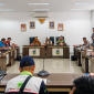 Ketua Komisi IV DPRD Kabupaten Bandung Barat (KBB), Nur Djulaeha, merespons aksi unjuk rasa yang digelar Koalisi Tujuh Serikat Pekerja dan Serikat Buruh di Gedung DPRD KBB, Kamis (30/7/2026), foto: Abdul Kholilulloh