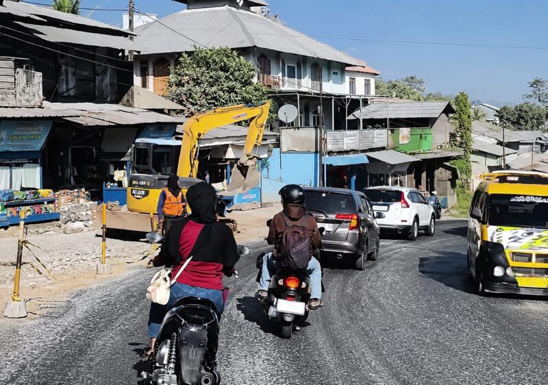 Hujan kapur mencemari udara di kawasan Padalarang-Cipatat KBB (foto: IBBC)