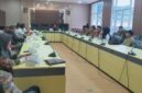 Rapat klarifikasi Desa Ciptagumati Kecamatan Cikalongwetan bersama Komisi III DPRD KBB di Ruang Badan Musyawarah (Bamus) DPRD KBB, Senin (13/7/2026).