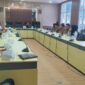 Rapat klarifikasi Desa Ciptagumati Kecamatan Cikalongwetan bersama Komisi III DPRD KBB di Ruang Badan Musyawarah (Bamus) DPRD KBB, Senin (13/7/2026).