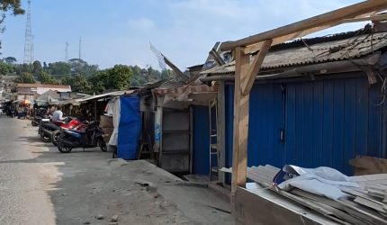Tiga Jongko Pedagang di Pasar Barukai Hancur Diterpa Angin Helikopter, SPN Polda Jabar Siap Ganti Rugi 