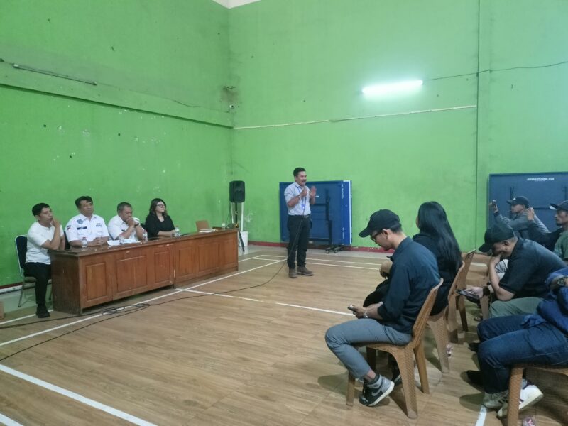 Hasil musyawarah yang melibatkan Disnaker KBB pemerintah desa, perwakilan warga, pihak perusahaan, serta perusahaan PT Royal penyedia tenaga kerja PT Aira Multi Daya menghasilkan kesepakatan yang menguntungkan kedua belah pihak. Foto: Abdul Kholilulloh 