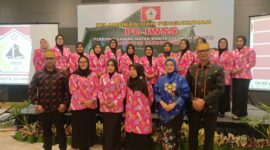 Pengurus Ikatan Wanita Sulawesi Selatan (IWSS) Kabupaten Bandung Barat (KBB) resmi dilantik (foto: Abdul Kholilulloh)