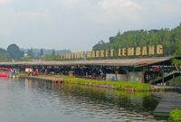 Destinasi wisata Floating Market Lembang di Kabupaten Bandung Barat (KBB) mengalami lonjakan jumlah wisatawan selama masa libur sekolah 2026 (foto: Abdul Kholilulloh)