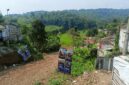 DPRD KBB tutup lokasi proyek pembangunan perumahan di Desa Ciptagumati, Kecamatan Cikalongwetan (foto: Abdul Kholilulloh)