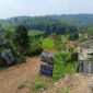 DPRD KBB tutup lokasi proyek pembangunan perumahan di Desa Ciptagumati, Kecamatan Cikalongwetan (foto: Abdul Kholilulloh)
