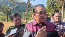 Wakil Ketua Komisi II DPR RI, Dede Yusuf Macan Effendi saat kunjungan ke Padalarang Kabupaten Bandung Barat (foto: Abdul Kholilulloh)