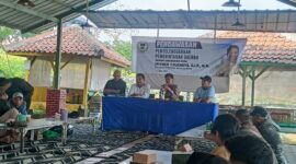 Rapat Pengawasan Penyelenggaraan Pemerintahan Daerah (P3D) tahun anggaran 2026 yang digelar Anggota Komisi III DPRD Kabupaten Bandung Barat Pither Tjuandys bersama pengurus PBVSI KBB (foto: Abdul Kholilulloh)