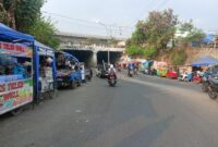 PKL Underpas Stasiun Padalarang Bandung Barat (foto: Abdul Kholilulloh)