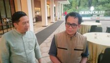 Ketua Komisi II DPRD Kabupaten Bandung Barat, Amung Makmur (kanan) didampingi anggota Komisi II DPRD KBB, Asep Sofyan (kiri), foto: Abdul Kholilulloh