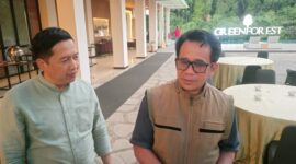 Ketua Komisi II DPRD Kabupaten Bandung Barat, Amung Makmur (kanan) didampingi anggota Komisi II DPRD KBB, Asep Sofyan (kiri), foto: Abdul Kholilulloh 