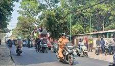Buruh kembali menggelar aksi unjuk rasa pada Kamis (30/7/2026). foto: Abdul Kholilulloh