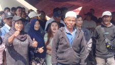 Warga juga menyampaikan aspirasi kepada Gubernur Jawa Barat, Dedi Mulyadi atau yang akrab disapa Kang Dedi Mulyadi (KDM), foto: Abdul Kholilulloh 