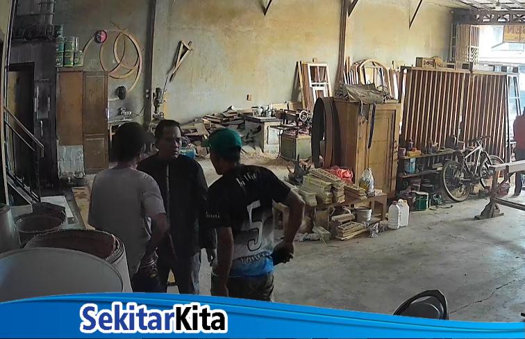 Dugaan pemalakan viral di medsos di Kecamatan Ngamprah, Kabupaten Bandung Barat (KBB), pada Senin (6/7/2026). Foto: tangkapan layar video viral @infobdgbaratcimahi