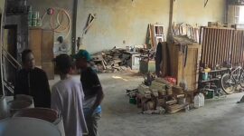 Video pemalakan oknum preman terekam kamera CCTV dan viral di media sosial kini telah dilaporkan kepada pihak kepolisian (foto: tangkapan layar video viral @infobdgbaratcimahi)