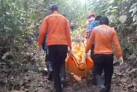 Tim SAR Gabungan berhasil menemukan Karman (54), seorang Aparatur Sipil Negara (ASN) asal Kabupaten Bandung Barat yang sebelumnya dilaporkan hilang di kawasan hutan Desa Bunihayu, Subang (foto: SAR Bandung)
