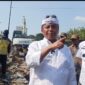 Sekretaris Daerah (Sekda) Provinsi Jawa Barat, Herman Suryatman didampingi Kabid Trantibum Satpol PP Jabar, Gatot Sambas
saat meninjau penertiban bangli di Desa Tagog Apu Kecamatan Padalarang KBB (foto: Abdul Kholilulloh)