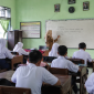 Ilustrasi kegiatan belajar mengajar siswa (foto: desain Abdul Kholilulloh)