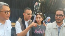 Utusan Khusus Presiden Bidang Pembinaan Generasi Muda dan Pekerja Seni, Raffi Ahmad didampingi istri saat menghadiri JAJARANS FESTIVAL di Kota Baru Parahyangan Kecamatan Padalarang Kabupaten Bandung Barat (foto: Abdul Kholilulloh)