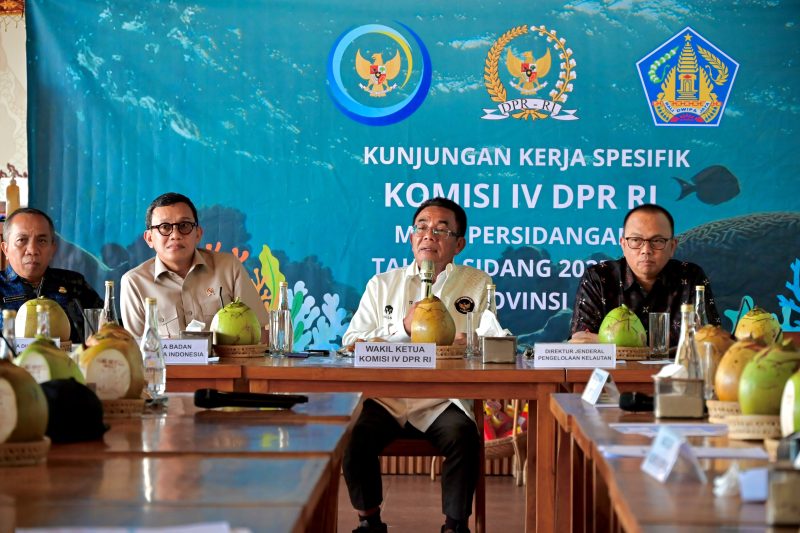 Wakil Ketua Komisi IV DPR RI Ir. Panggah Susanto, M.M. saat mengadakan reses serap aspirasi masyarakat (foto: istimewa)